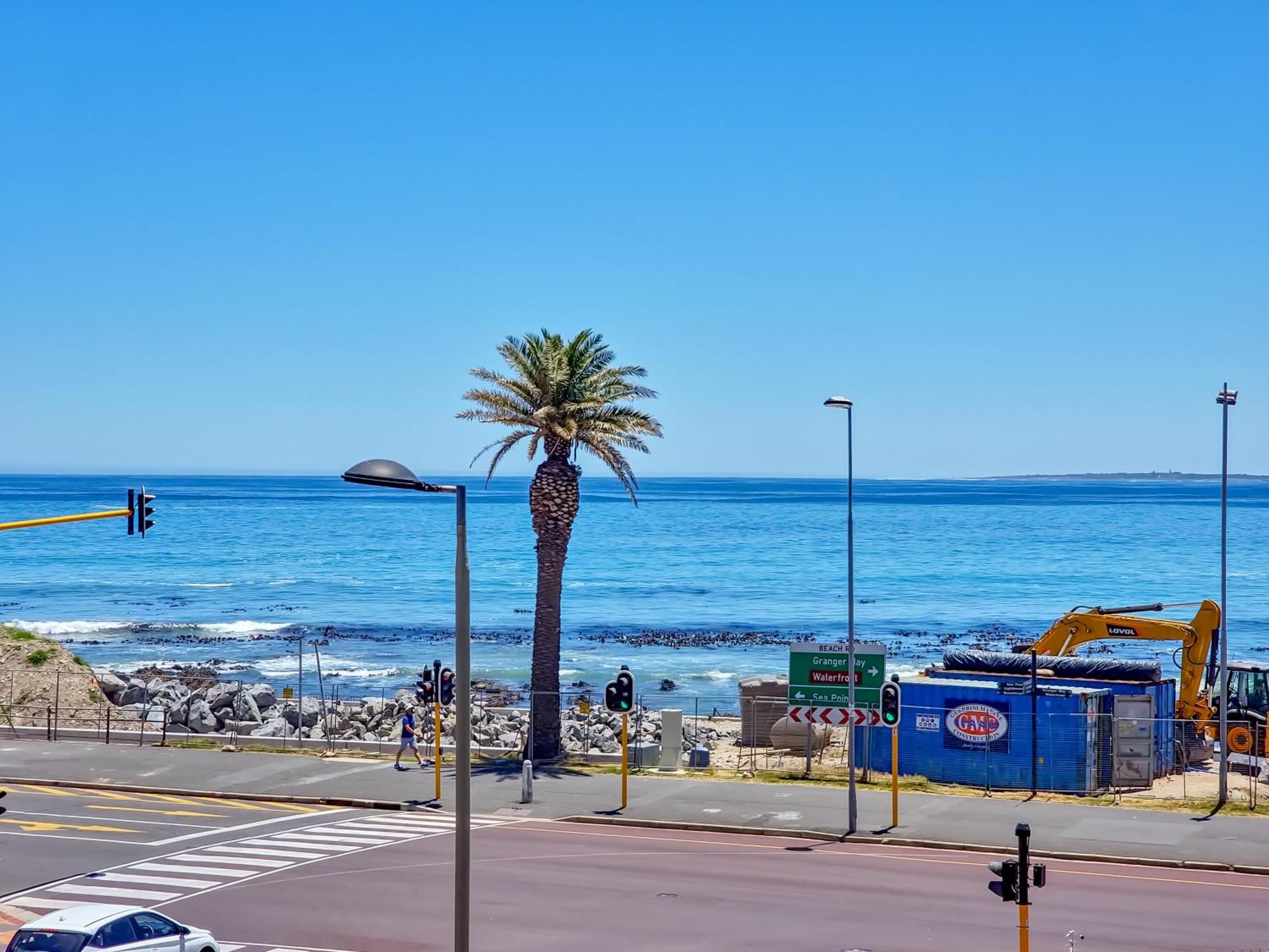 Apartment With Ocean And Promenade View Sea Point