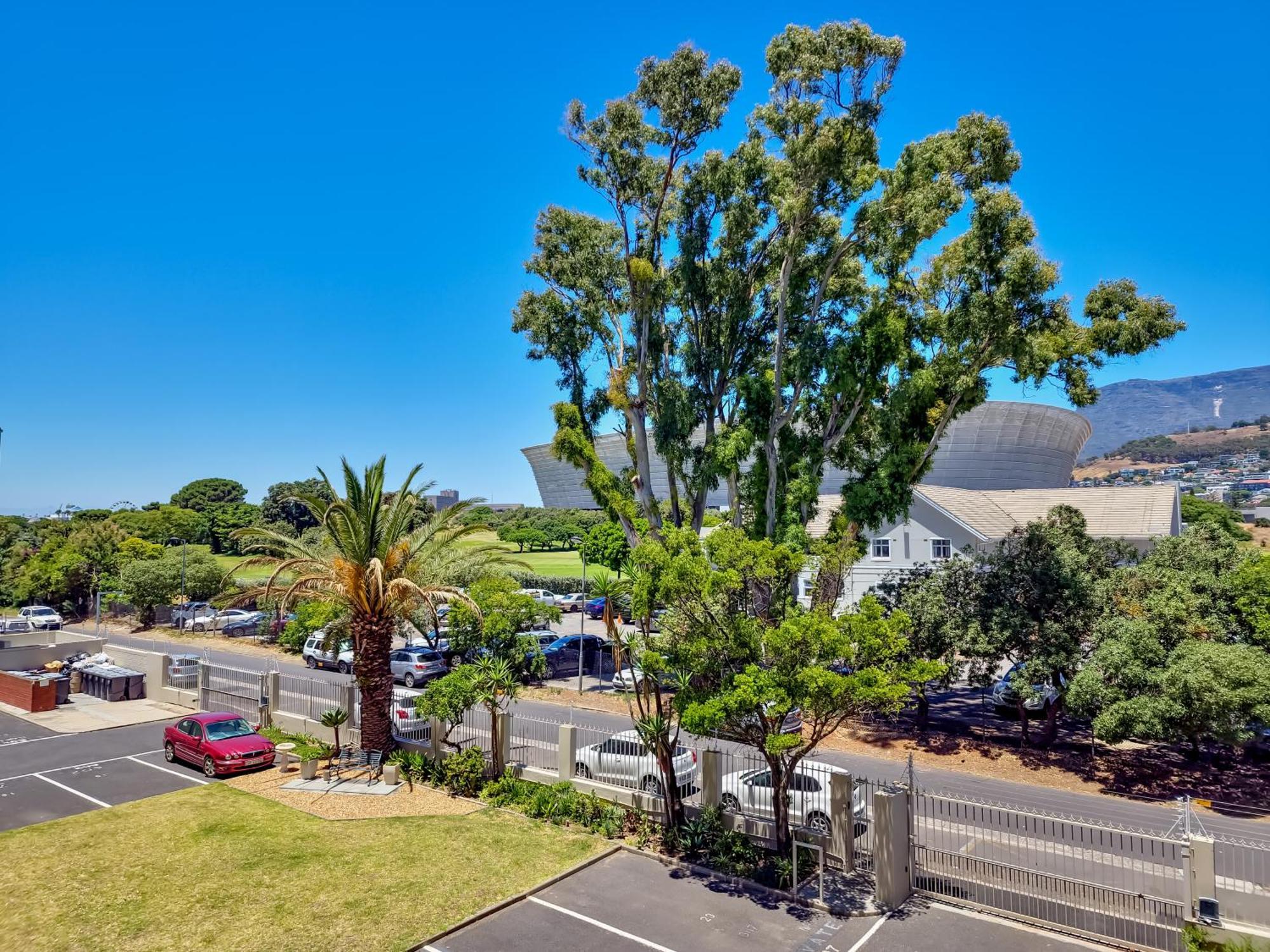 Apartment With Ocean And Promenade View Sea Point *